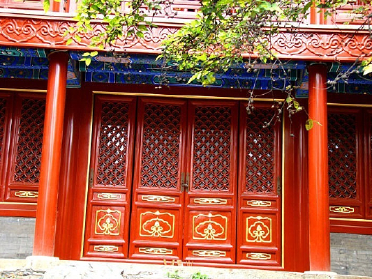 Ư������