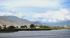 ������������ĸ�¥����