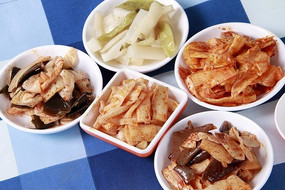 �������