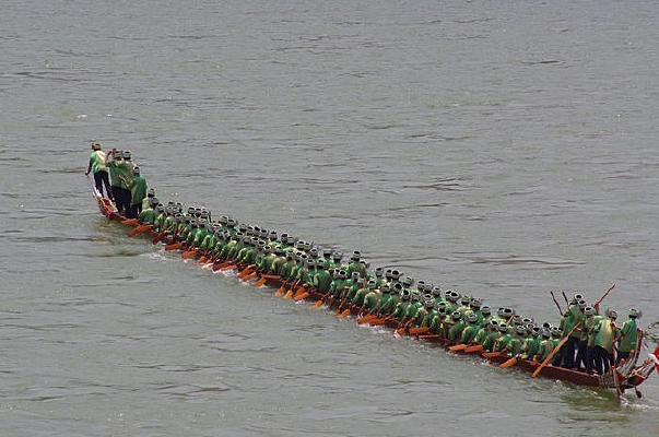 ���۽���