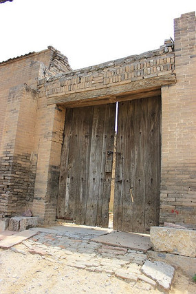 原创摄影图 建筑摄影 乡村小镇 旧大门