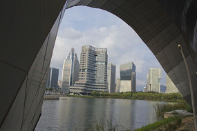 ����������