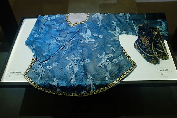 ����ŮЬ���·�