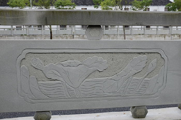 ��Ƭ��Ҷ����ʯ�̸���