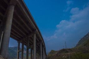 ��ɽ�е���