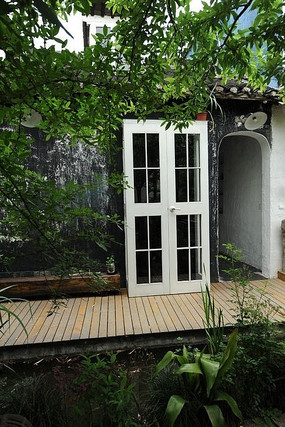 ��ɫ����