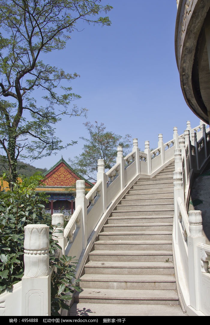 青岛湛山寺的石阶
