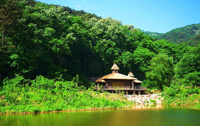 ǧɽ�һ�Ϫ�ȱ��濿ɽ��ˮ�Ϸ���