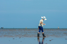 ɳ̲�ϸϺ���Ů��