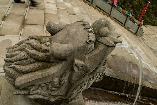 ��ˮ��ʯ����ͷ