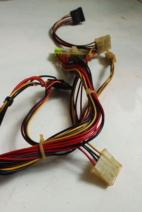 ��ɫ����