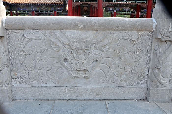 �¹�ʯ���ϵ����Ѹ���