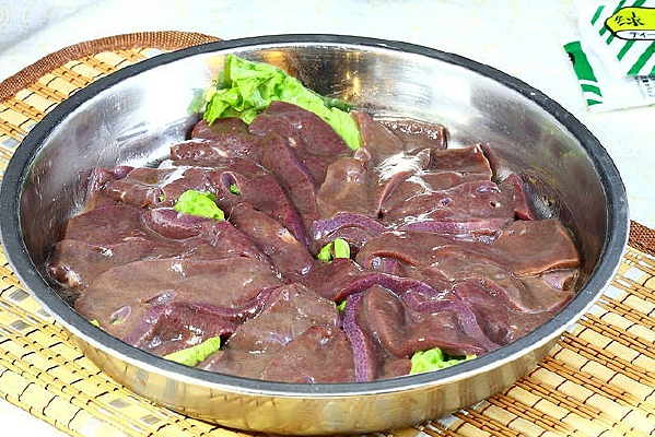 ���λ����