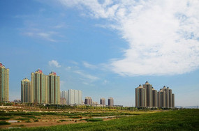 ����ס�ؾ�ɫ