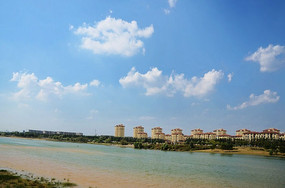 ɳ�Ӻӱߵİ�ɽ��ɽˮ������