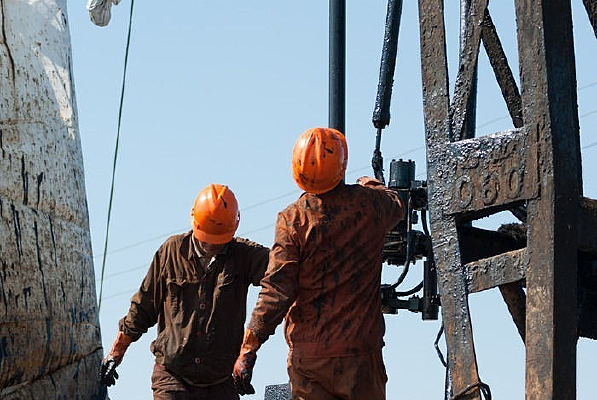 ʯ�͹��˱�Ӱ