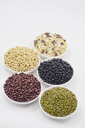 近拍红豆黄豆绿豆黑豆特写