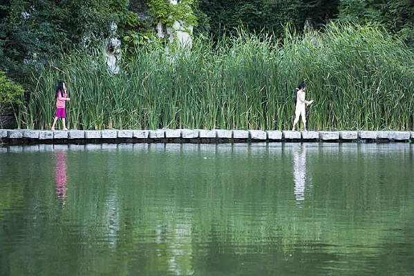 ˮ������Ϸ��Ů��