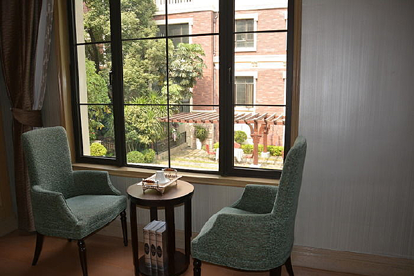 ��լ���ڷ���