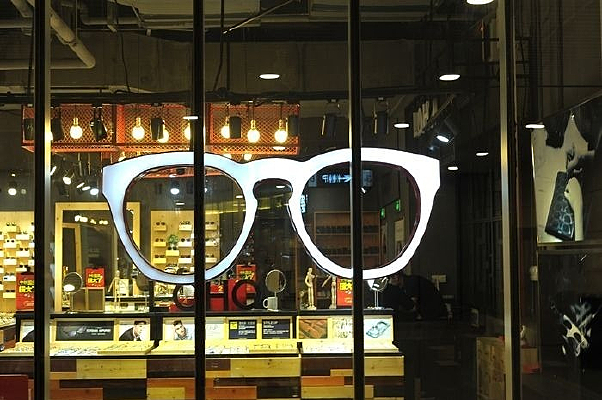 �۾������