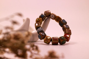 ��������