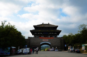 �����µ�ǧɽ��������¥