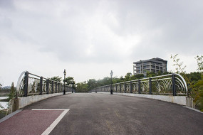 ��԰����