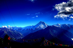 �����Ĺ���ѩɽ