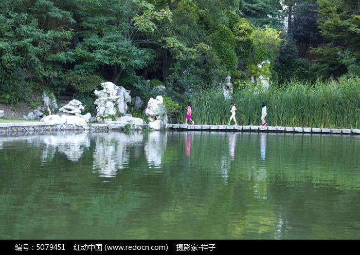 ˮ���ߵĶ�ͯͼƬ