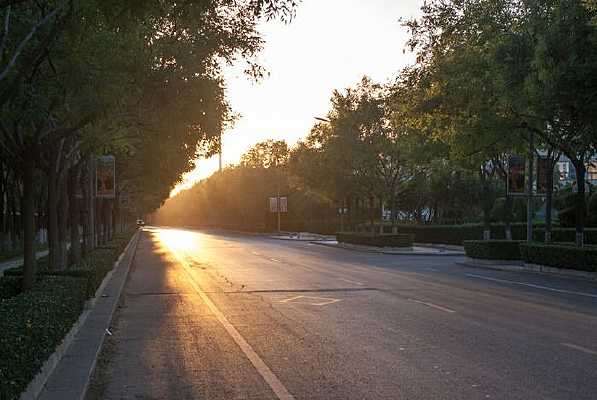 �������ڵ�·��