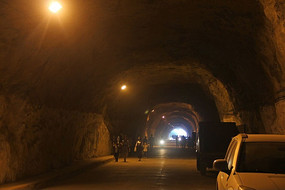 ɽ������