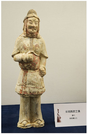 北齐鲜卑服陶武士佣