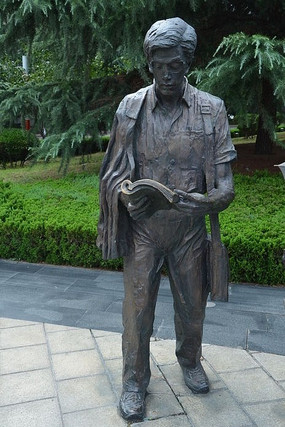 ���߱߿�����������