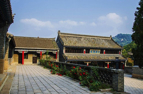 ǧɽ�л��µĲؾ�¥���������