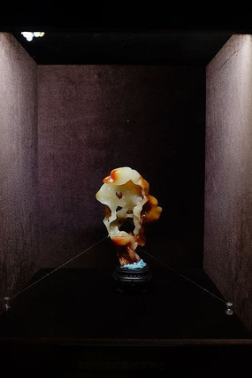 ��ɰ��Ľᾧ��ܽ��ʯ