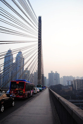 б��������