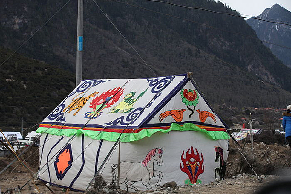 ������ɫ������