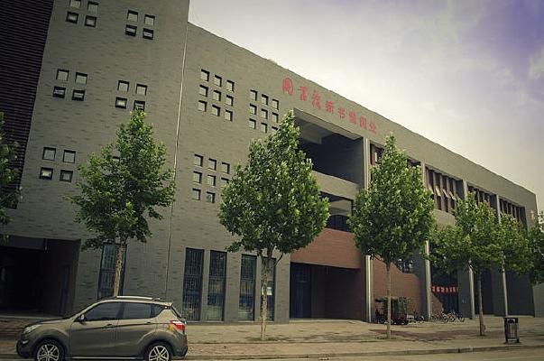 �����µ�ѧУ����