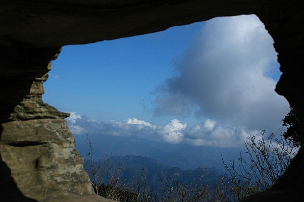 ʯ���п�����ɽ��