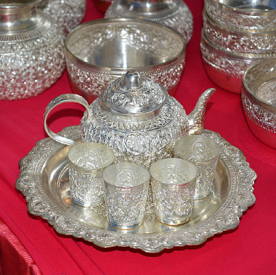 ��������