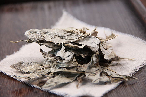 ��ҩ�ĺ�ͺ��Ҷ��Ӱͼ