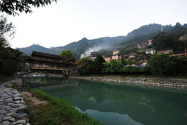 ɽ������