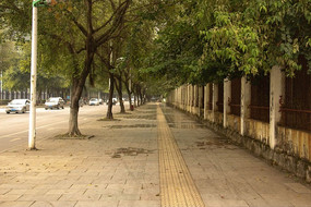 ���̻������е�