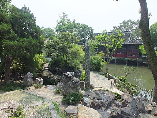 ����԰�־���