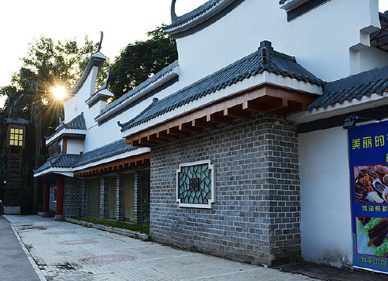 �Ϻ���ɫ����