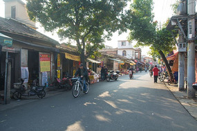 Ȫݳ