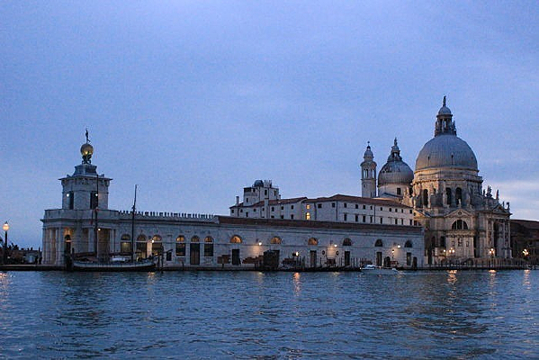 ����˹����ʥĸʥ��