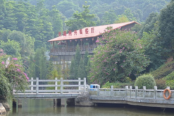 ����С��