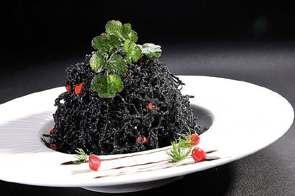 ��ɫ������