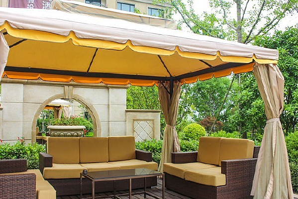 ���߱���¶��ɳ��